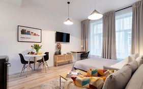 #Stayhere - Modern & Central Studio Apartments